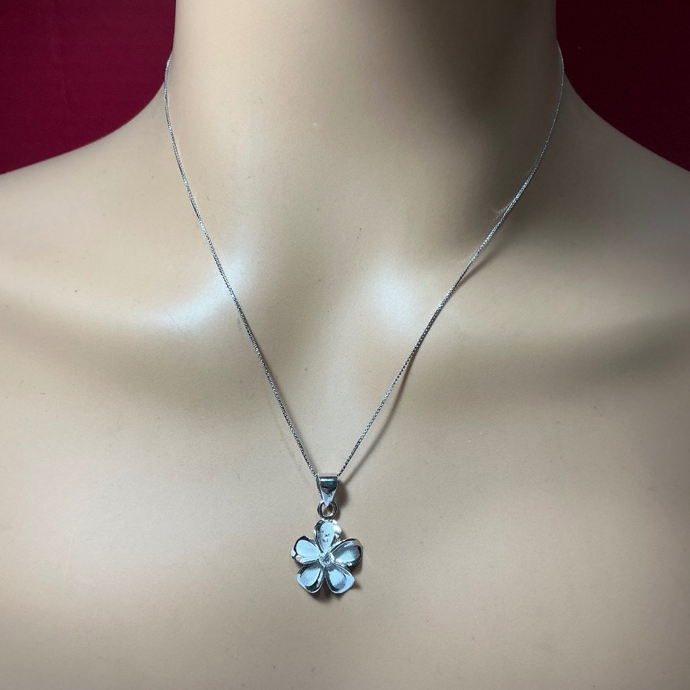 Sterling Silver Chain and Plumeria Flower 🌺 Pendant. 18.5 inches long